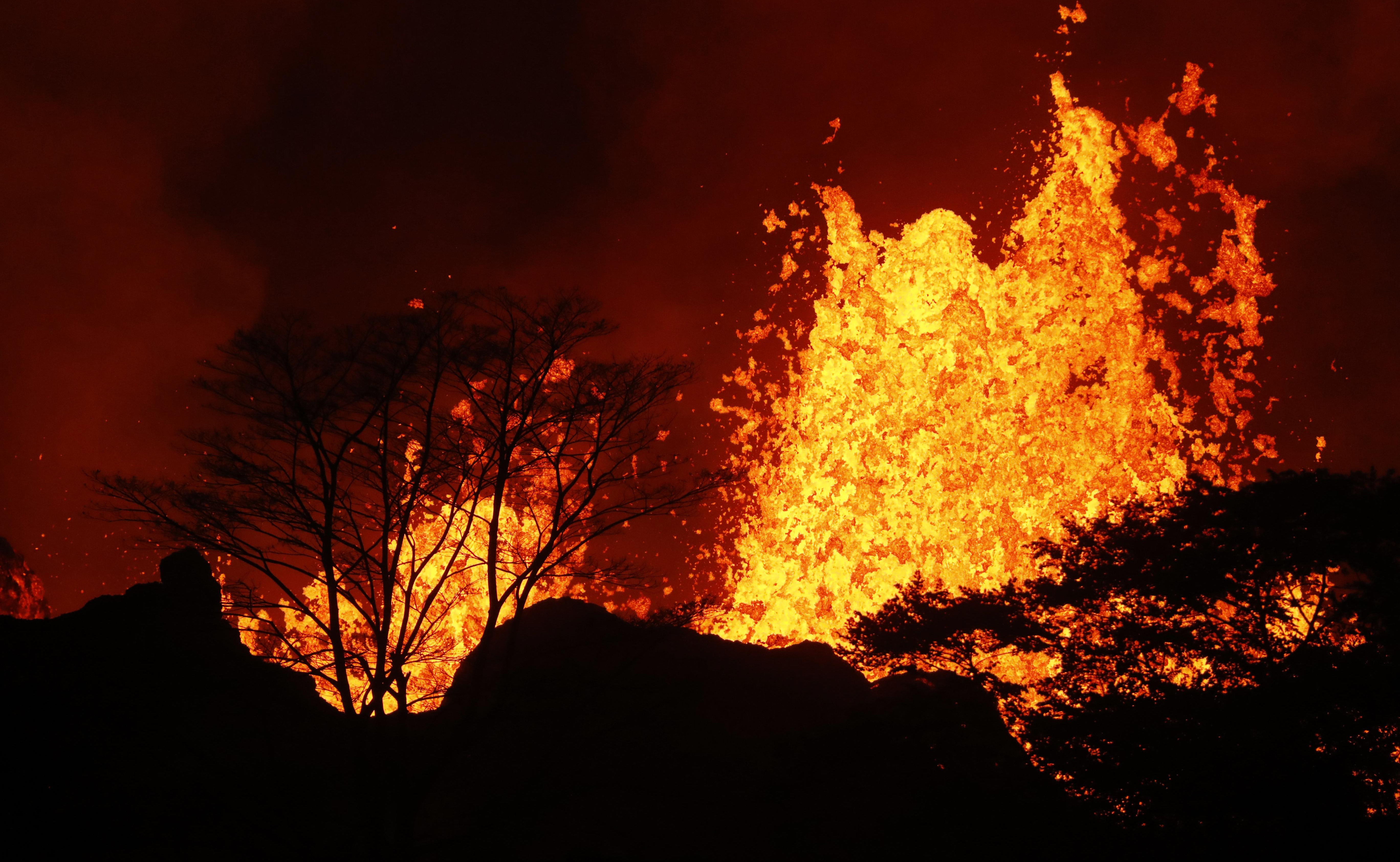 (VIDEO) DRAMA NA HAVAJIMA SE NE SMIRUJE: Vulkanska lava teče u okean, zdravlje stanovništva ozbiljno ugroženo!